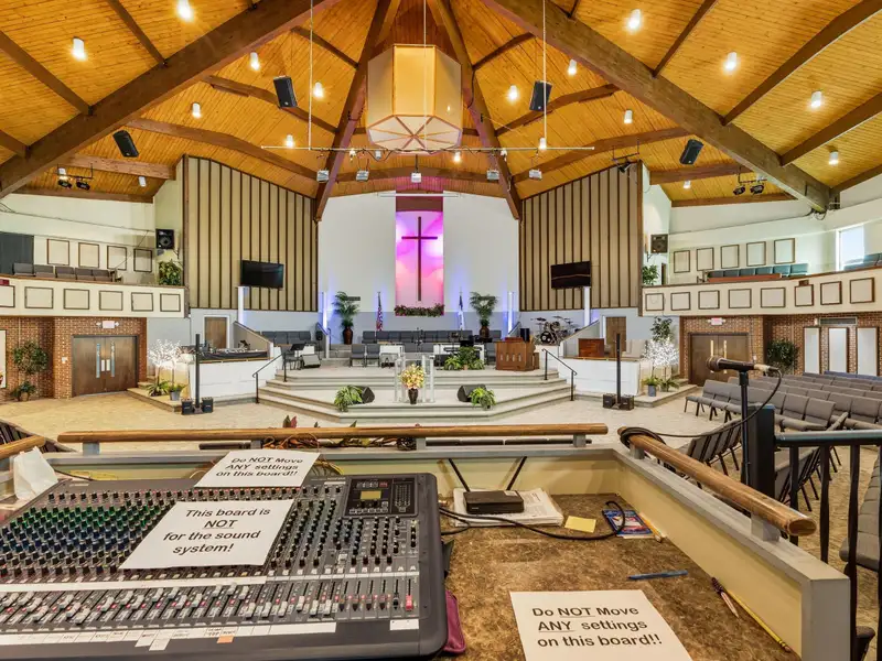 Multi-use Church Property with School and Daycare Facilities in Prime Location
