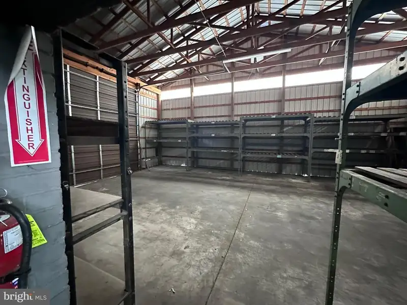 Industrial Building with 6 Bay Truck Repair Facility on 1.47 Acres Near Downtown
