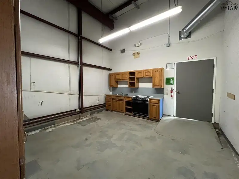 Warehouse Space with Offices and Loading Docks on 1.5 Acres, Convenient Location