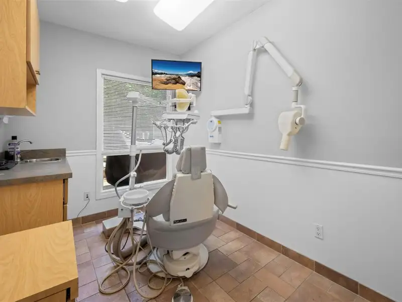 Unique Multi-use Property with Dental Practice and 2+ Bedroom Apartment in Prime Location