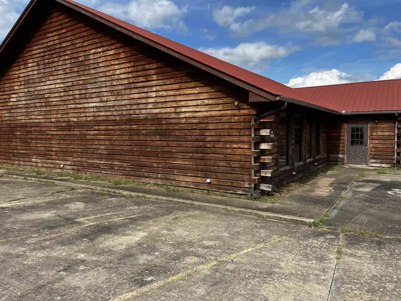Mixed-use Building with Restaurant and Event Space Near Buffalo River