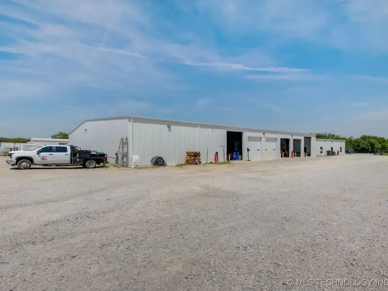 Fully Leased Office/warehouse with Nnn Lease in Prime Location, 45,000 Sf Yard Space