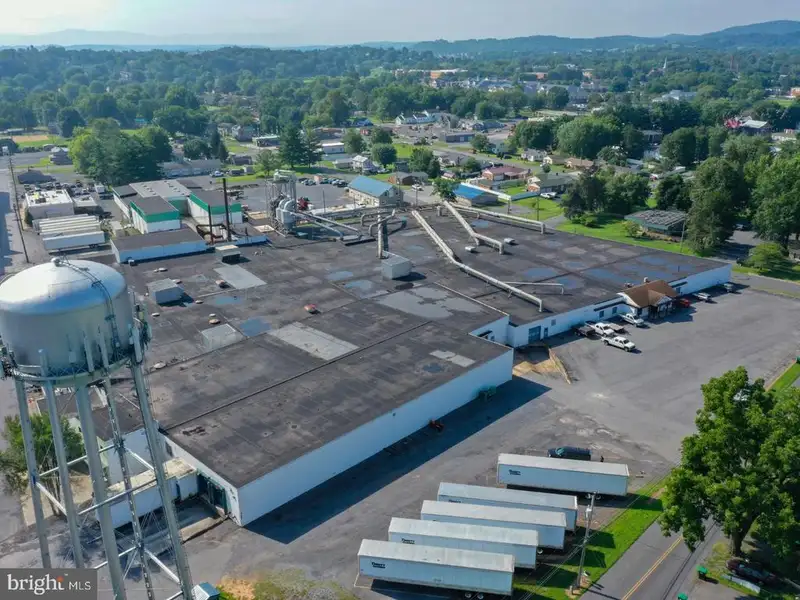Flexible Warehouse Spaces Available from 1,000 to 100,000 Sq Ft