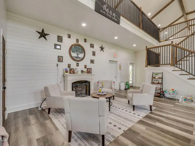 Custom Barndominium on 3 Acres with Pool and Income-generating Garage in Tennessee