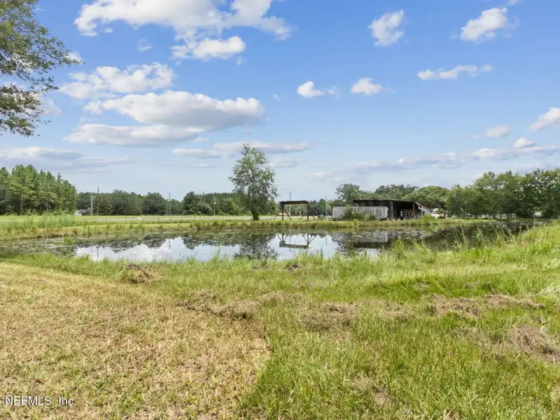 5.04-acre Mixed-use Parcel with Home and Shop in Nassau County