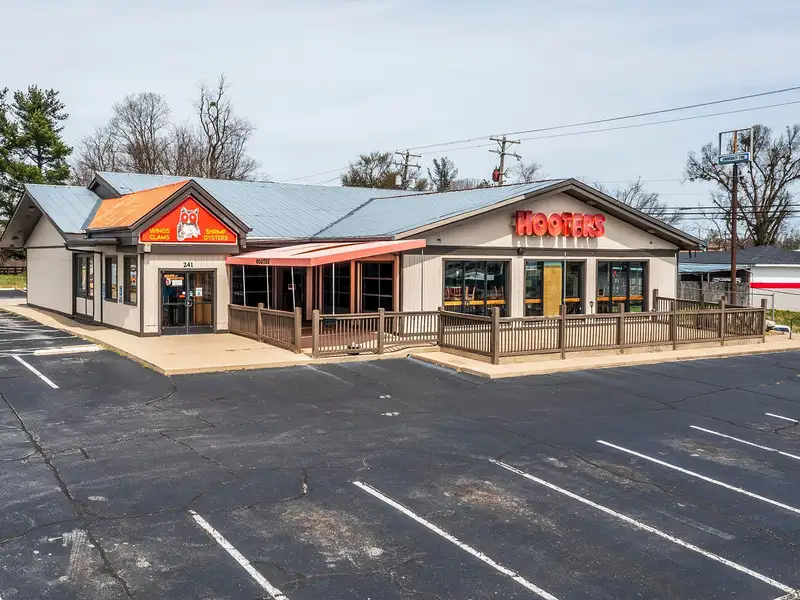 Former Hooters Restaurant Space in High-traffic Richmond, Ky Commercial Corridor