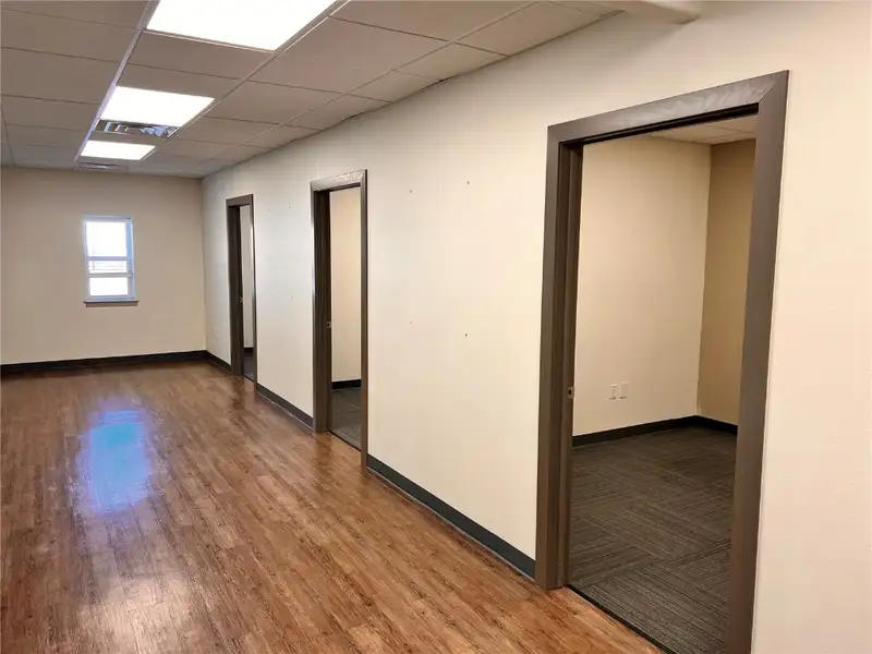 Affordable Commercial Space with Private Entrance and Kitchenette in Sw Side Location