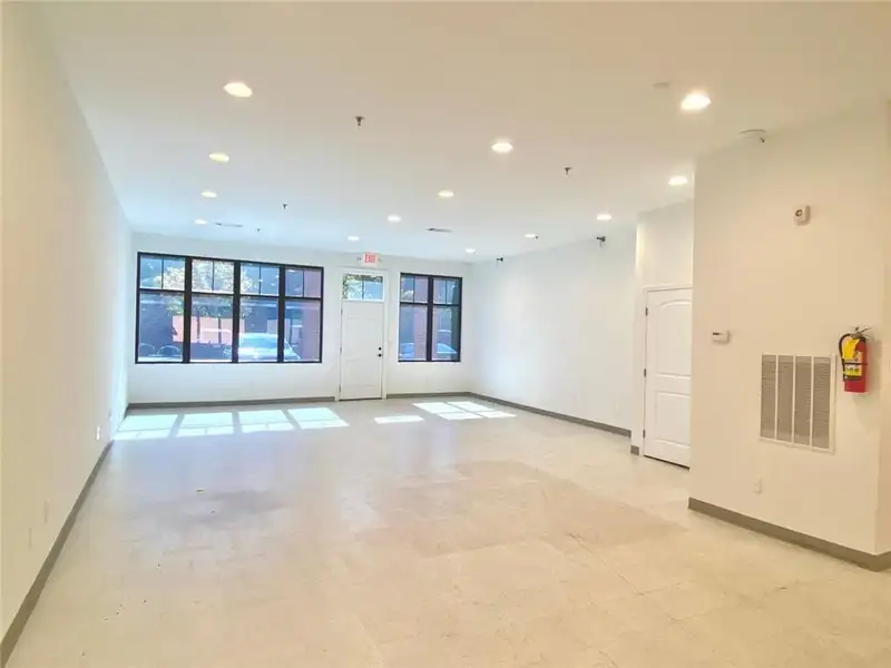 Street Level Office Space in Highland Grove Business Complex, Ideal for Professional Services