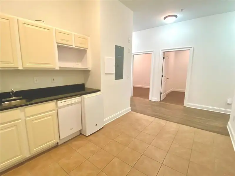 Street Level Office Space in Highland Grove Business Complex, Ideal for Professional Services