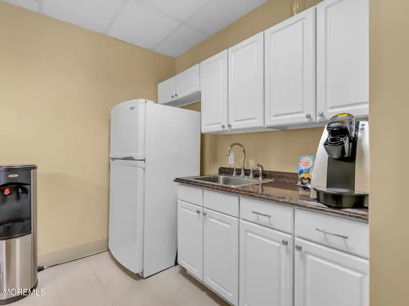 Versatile Commercial Lease in Prime Belmar Location, 5,000 Sq. Ft. Total Available