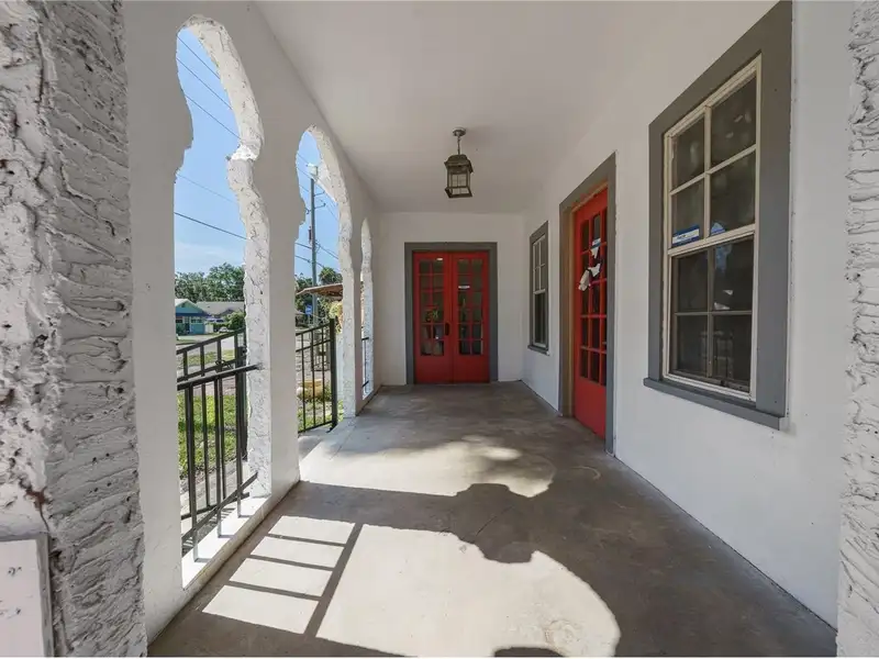 Distinctive Commercial Property in Historic Uptown Mount Dora with Flexible Layout