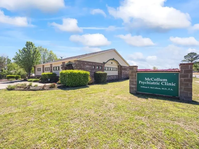 Versatile 2,752 Sq Ft Office Building in Central Rogers with Five Private Offices