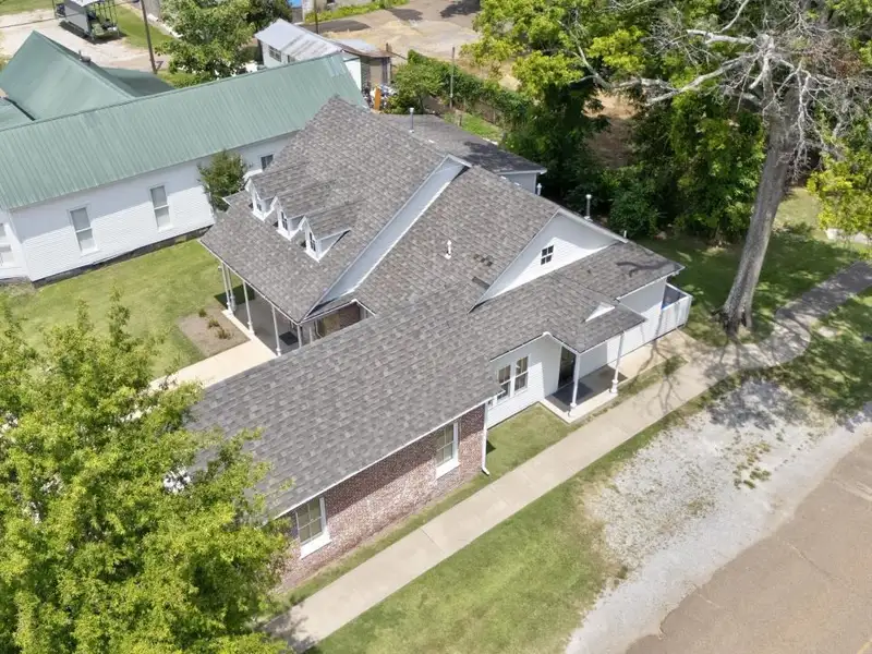 Versatile Office Space with Conference Room and Kitchen in Downtown Tunica