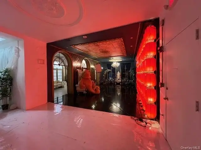 Ground Floor 1300 Sqft Commercial Studio in Floral Park Village
