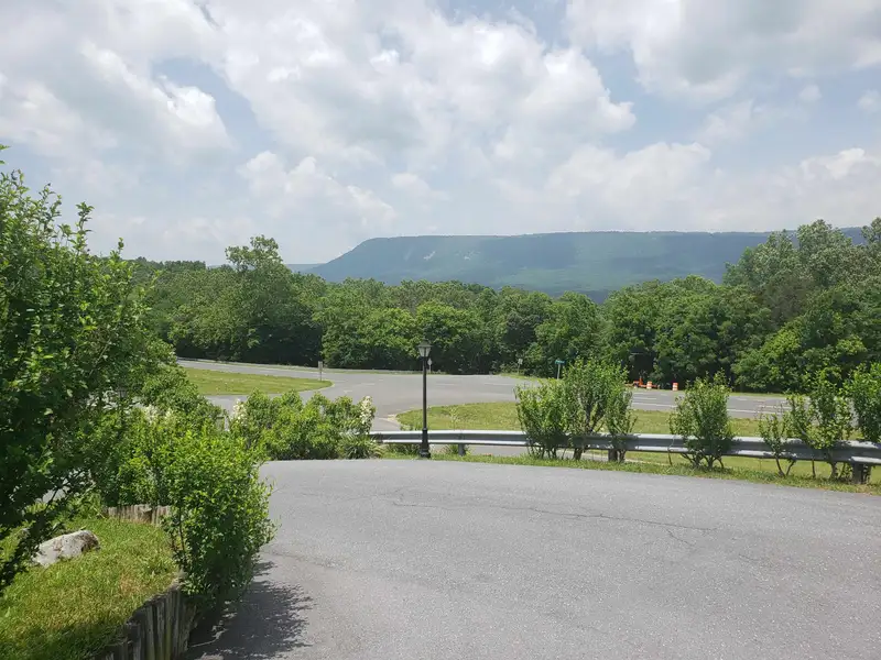Versatile Retail Gift Shop and Cottages on 7.95 Acres with Mountain Views