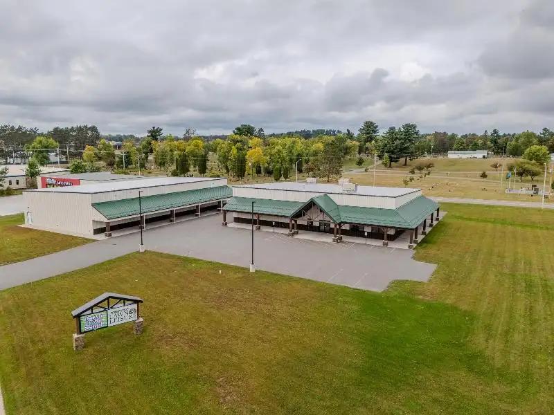 Prime Retail and Warehouse Buildings for Sale on Main St with High Traffic Counts