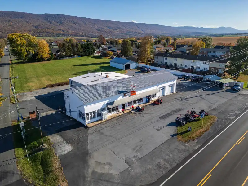 Versatile 9,940 Sq Ft Mixed-use Building on Congress Street, New Market, Shenandoah Valley