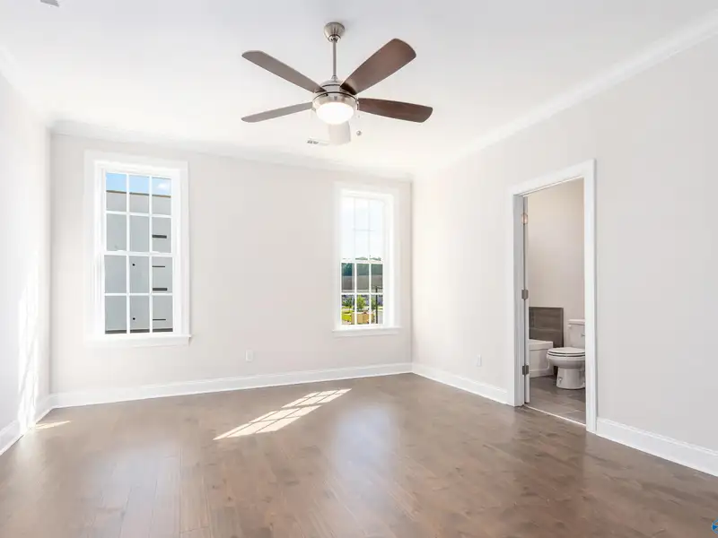 Live/work Townhome with Flex Space, 2 Primary Suites, and 2-car Garage in Prime Location