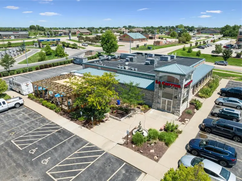 High-visibility Restaurant Property with Long-term Nnn Lease in Cedar Rapids