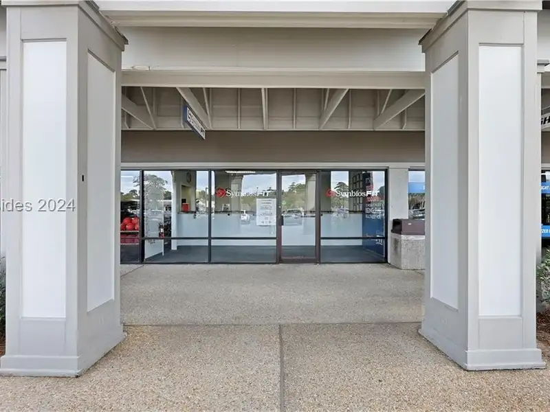 5,000 Sq Ft Retail Sublease in Port Royal Plaza with High Visibility