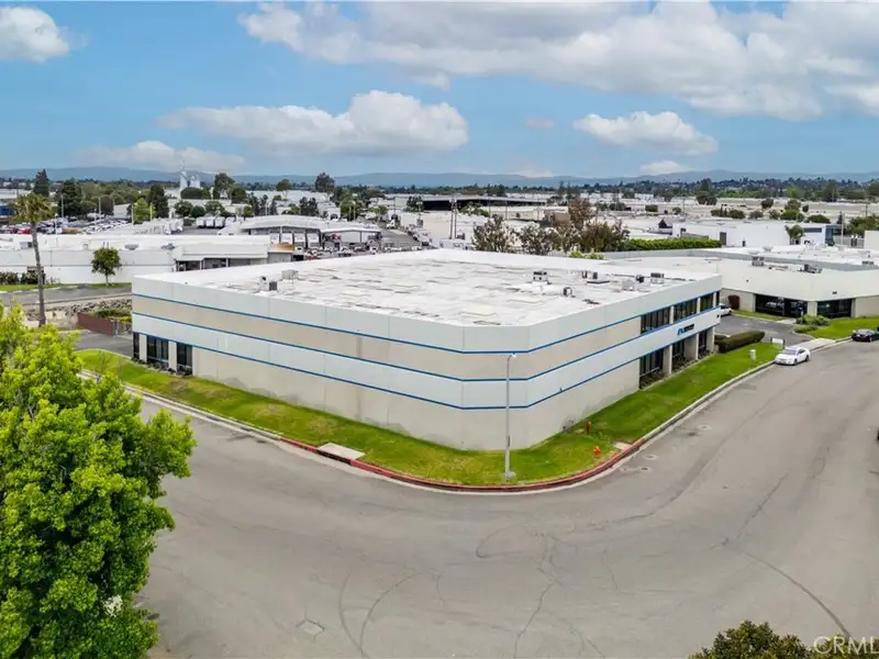 Versatile 21,447 Sq Ft Industrial/office Property in Orange's Thriving Commercial District