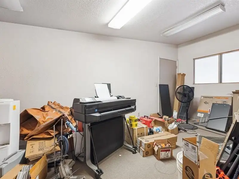 Industrial Office/warehouse Space in Bodo Park with On-site Parking and City Utilities