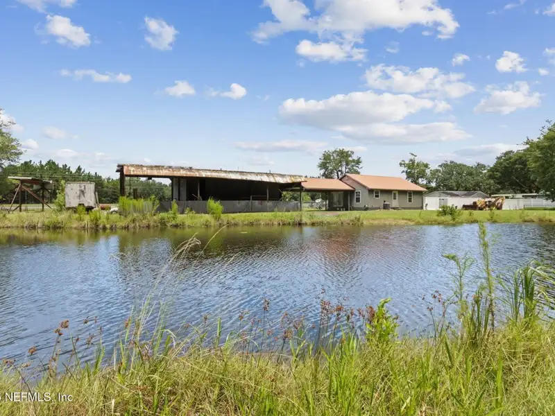 5.04-acre Mixed-use Parcel with Home and Shop in Nassau County