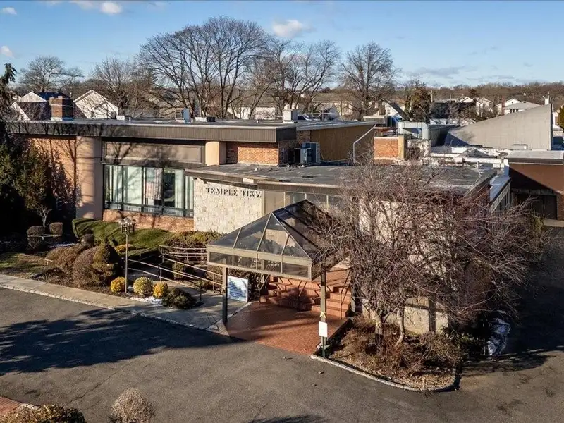 Multi-use House of Worship with Ballroom and Commercial Kitchen in New Hyde Park, Ny