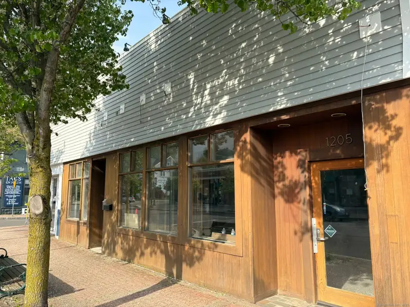 Prime Downtown Branford Restaurant/retail Space with Parking and Renovation Potential