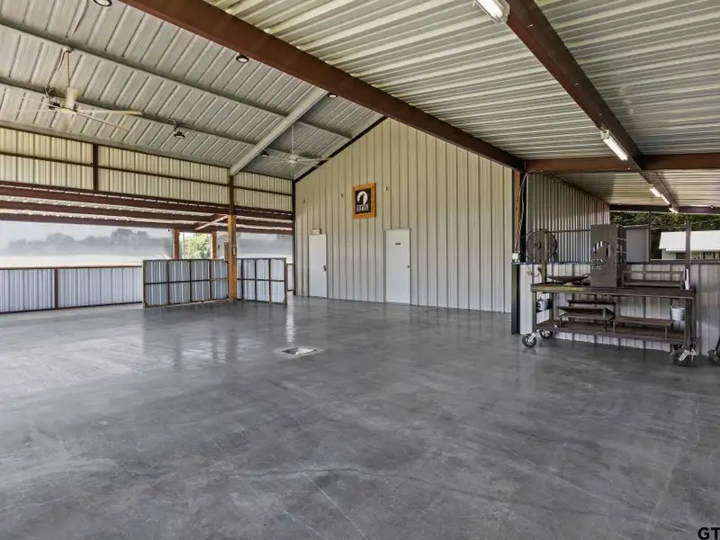 Commercial Property with 2400 Sq Ft Building on 1.168 Acres in Winnsboro, Tx