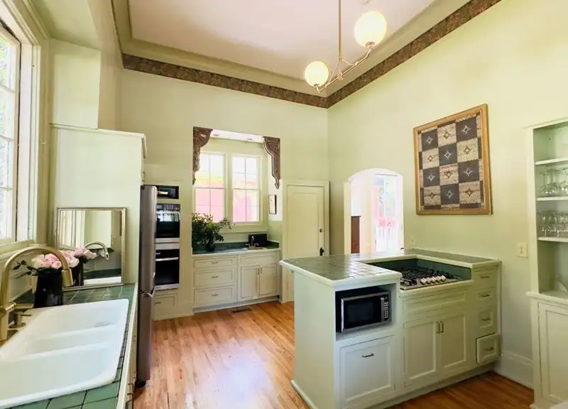Versatile Historic District Property for Restaurant, Venue, or Retail with Ample Parking