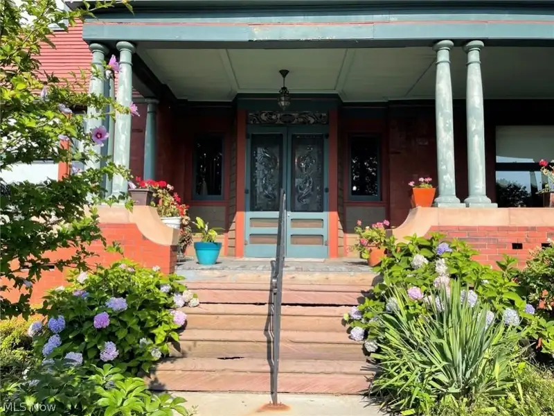 Historic Victorian Professional Building in Stark County with Remodeled Office Space