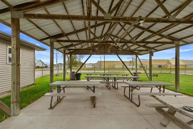 Established Bar and Restaurant with Living Quarters in Stevens Point Area