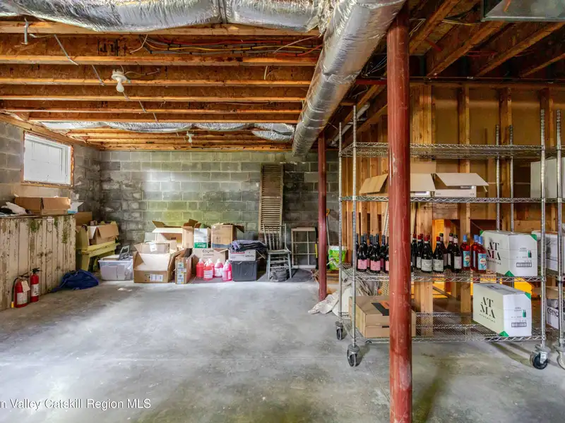 Historic Mixed-use Landmark in Kinderhook Village with Restaurant and Flexible Suites
