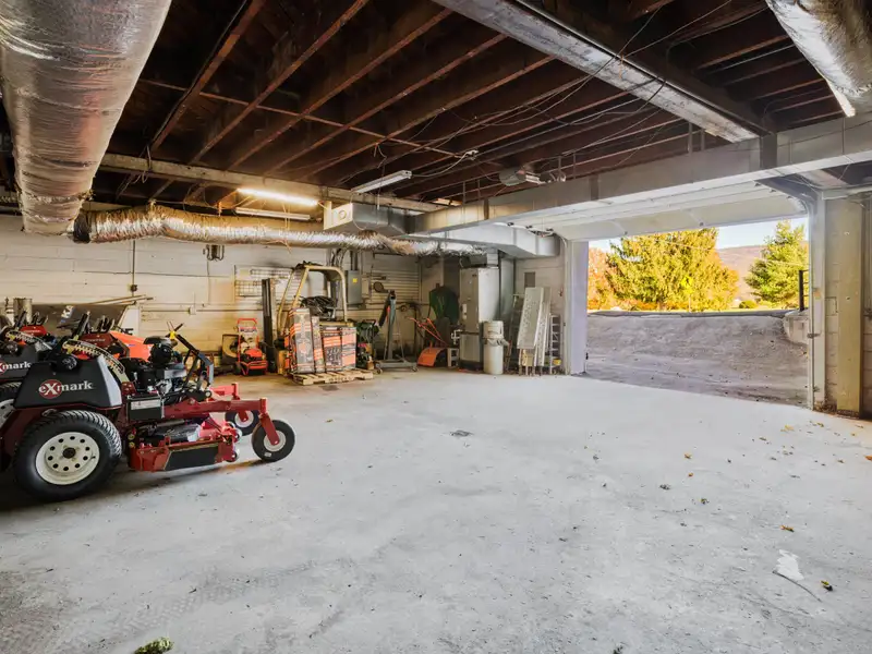 Versatile 9,940 Sq Ft Mixed-use Building on Congress Street, New Market, Shenandoah Valley