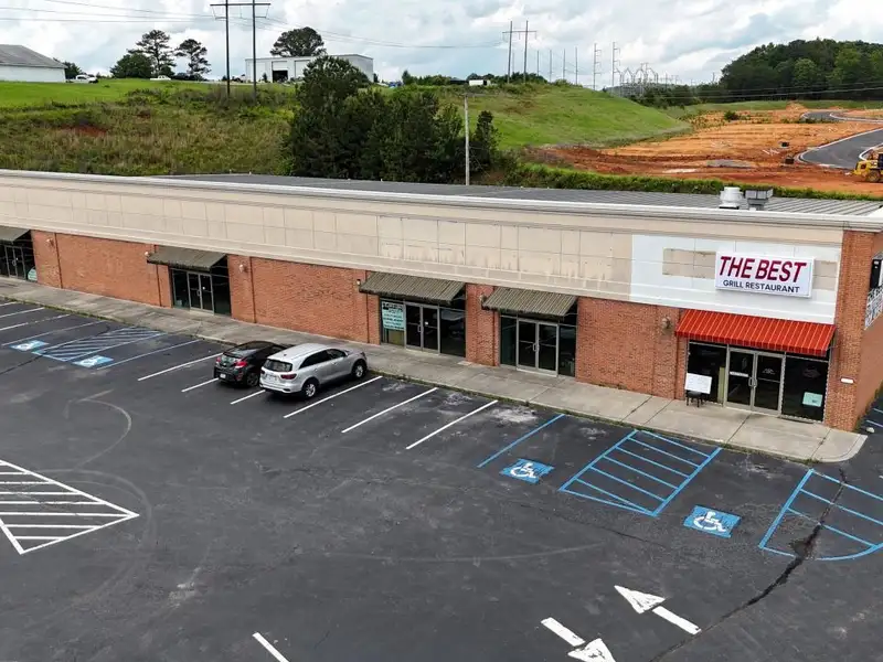 Commercial Strip Center on 3 Acres in Lafayette, Ga Near Walmart Supercenter