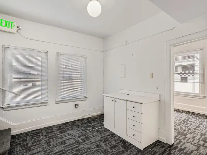 Fully-leased Culinary Investment: 10 Kitchen Stations in Central Location