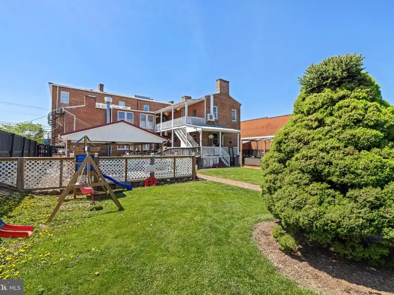 Historic Mcmechan Inn: 13-bedroom Home and Commercial Space in Moorefield, Wv