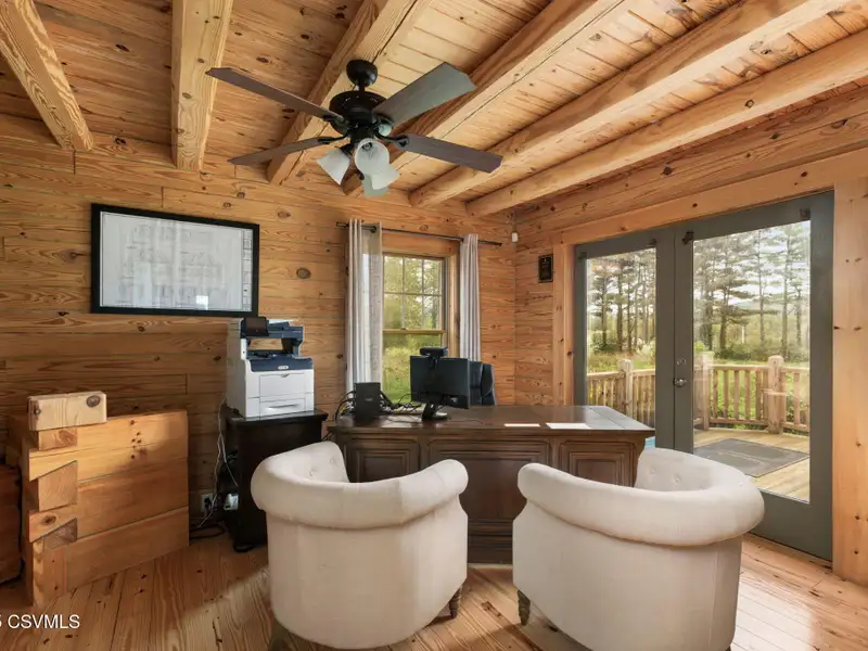 Commercial Log Home on 2 Acres with 3 Bedrooms and Scenic Views