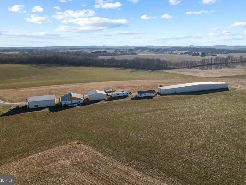 Baublitz Commercial Airport: 10 Acres with Hangars and Income Opportunities in York County, Pa