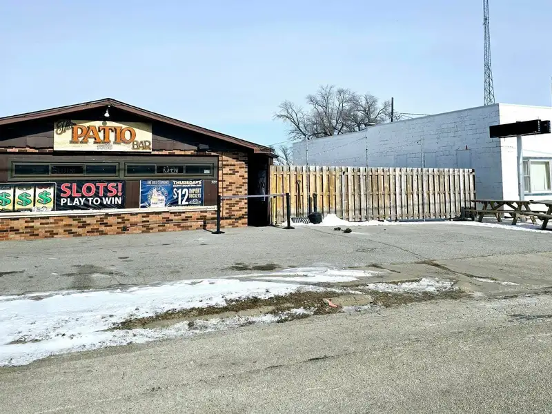Established Bar and Grill with Outdoor Stage in Prime Location Near Factories