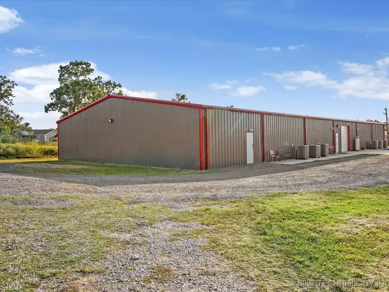 Modern Industrial Property on 9 Acres with Versatile Space and Expansion Potential