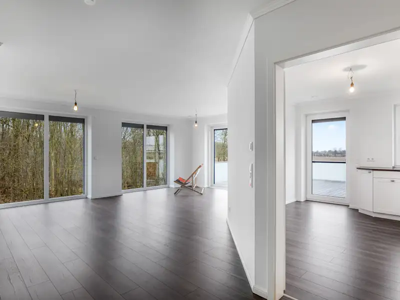 Versatile Self-storage Facility with Modern Office Space in Eckernförde