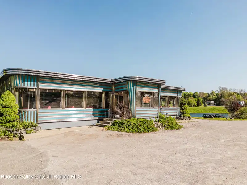 Mixed-use Commercial Property with Vintage Diner and Deli in Elizaville, Hudson Valley