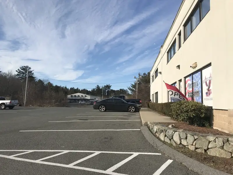 Retail/production Space for Lease in High-traffic Plaza, Middleton, Ma