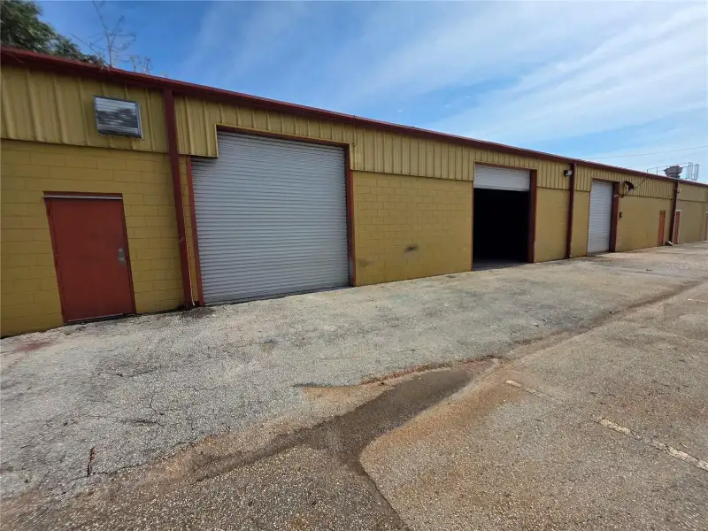 Versatile Commercial Space with Zoning for Office, Retail, and Light Industrial Near I-4