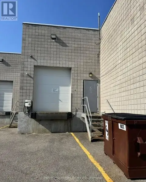 Spacious Commercial/industrial Unit in Beaver Creek Business Park with Versatile Layout