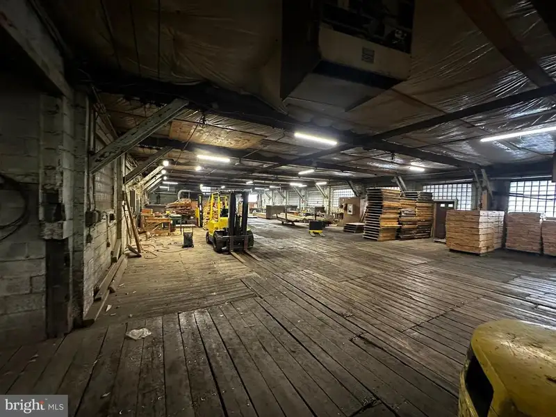 Historic Commercial Building on 2.4 Acres Near C&o Canal, Ideal for Restaurant or Brewery