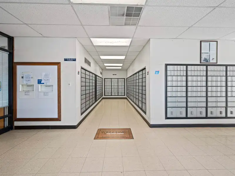 Two-story Commercial Investment Property in Downtown Parachute with 6%+ Cap Rate