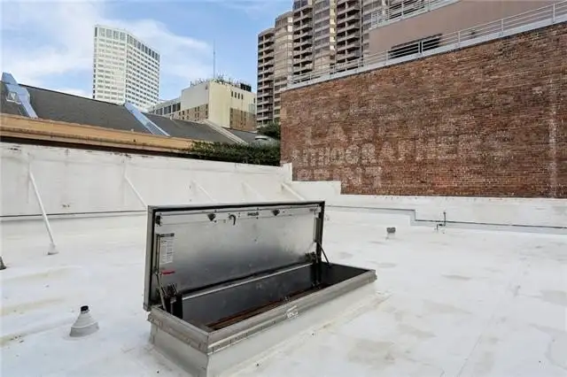 Historic 3-bedroom Residence with Rooftop Terrace in Cbd, Plus 1-bedroom Unit for Rental